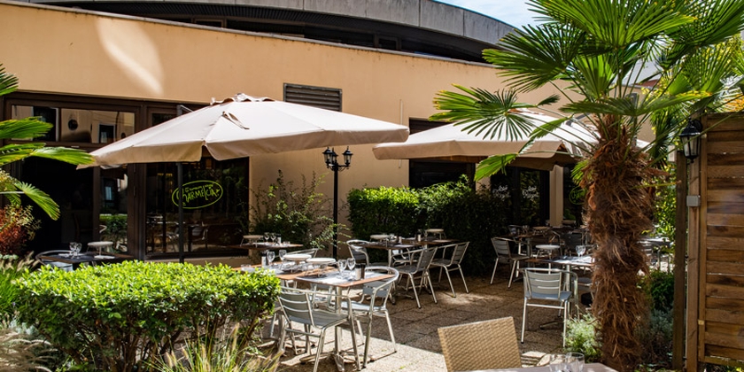 98b540115ab345acb0d8b00de5f4f8c1