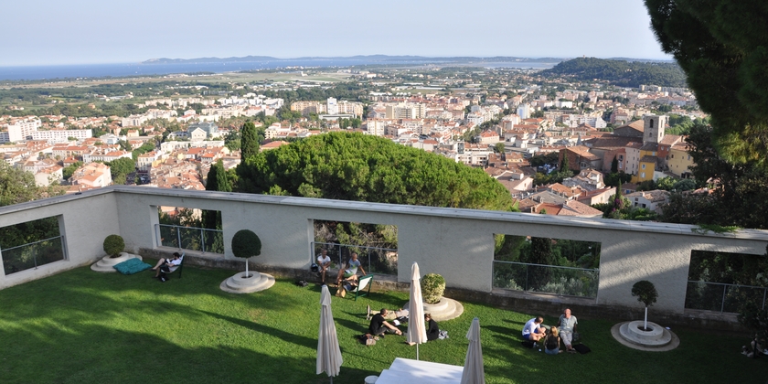 2b363457831c408499aeed4dc07eb4bf