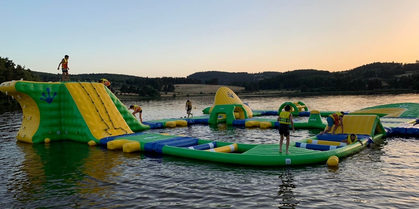 700a09359ba74332bf69090d95bbc165