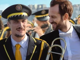 | En Fanfare |