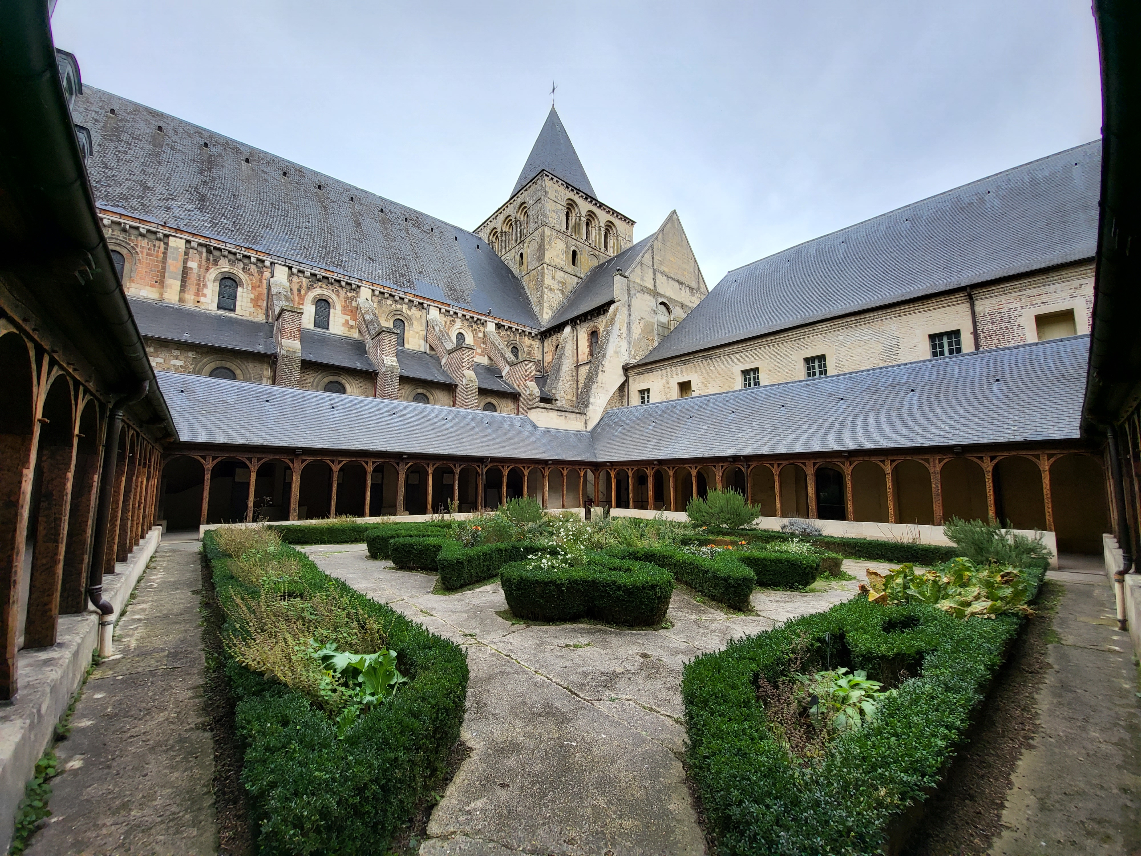 987b812e44344e36b7cfa4b30c74e113