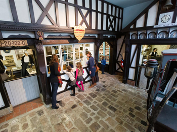 c0c6e12240fc4d0f9f7882272569ba98