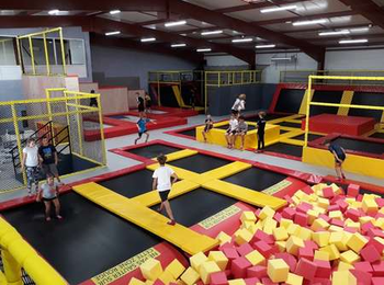 Trampoline Park - Eleven Sport Game