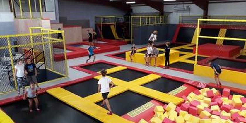 Trampoline Park - Eleven Sport Game