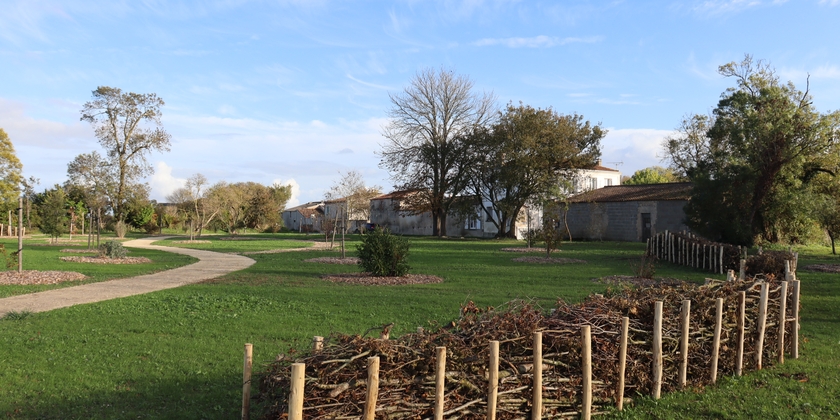 7a610235813c48428d56ada35f25ce14