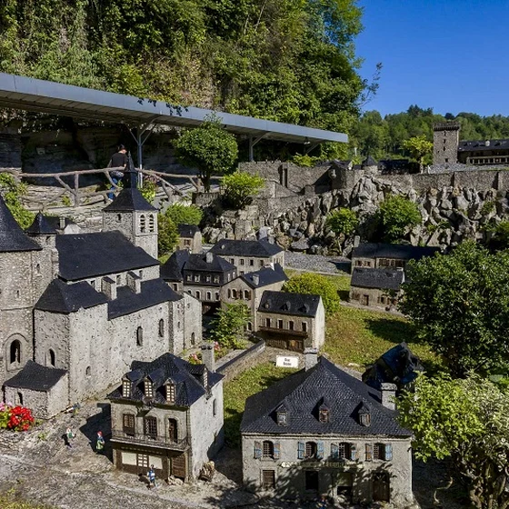  THE LITTLE LOURDES (LE PETIT LOURDES)