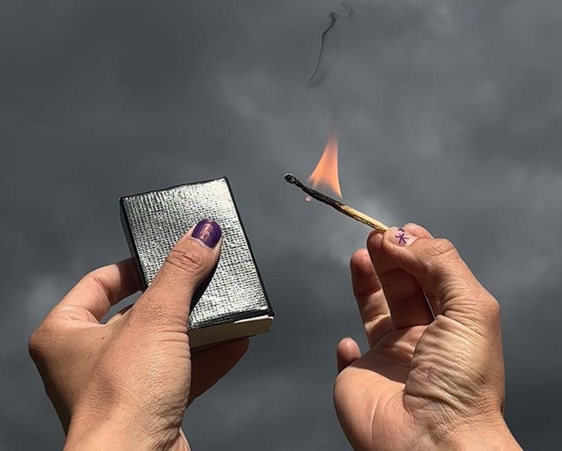 LE FEU AUX POUDRES