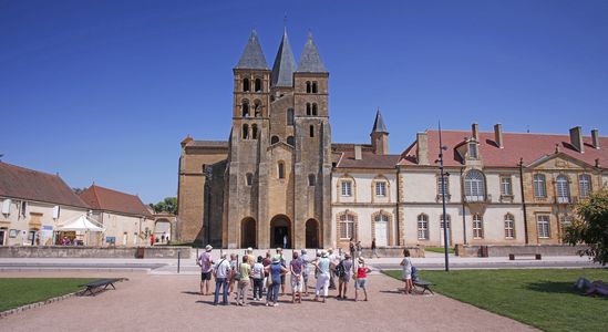 Visit Visite Guidée de la Basilique, du Cloître et du Centre Historique