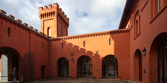 e981c884f782496684eff9e04b6bee69