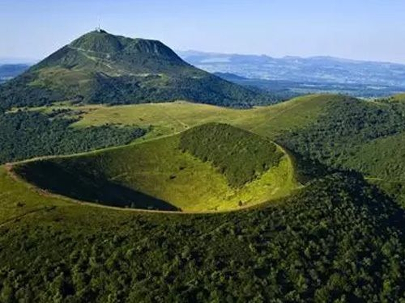 | Voyage au coeur des volcans |