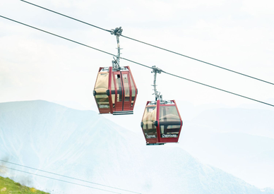 Pedestrian round trip - Ski lift