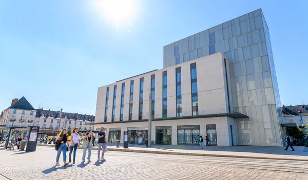 84bcfb72c8be42eb872553bf3015d30e