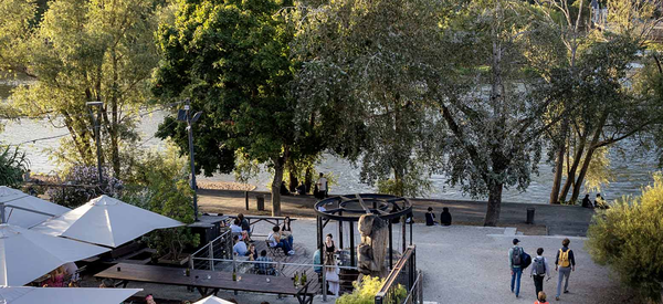 Déjeuner sur place au restaurant La Petite Embarque de la Plage