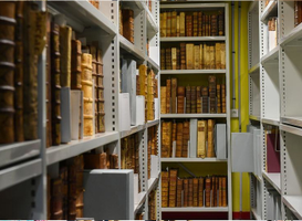 | À LA DECOUVERTE DES RÉSERVES DE LA BIBLIOTHÈQUE |