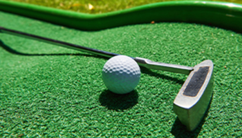 | SORTIE AU MINI-GOLF |