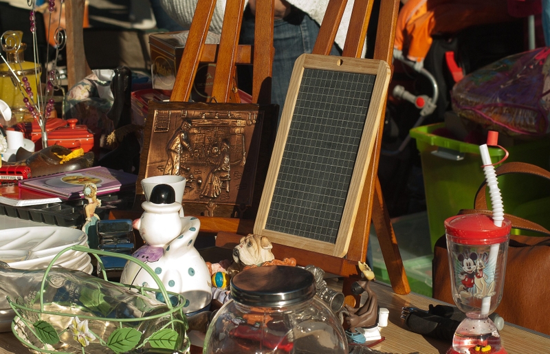 | VIDE GRENIER |