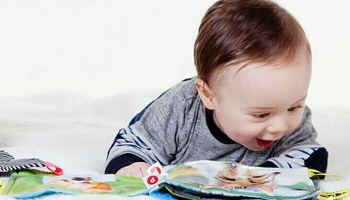| Les Bébés bouquinent |