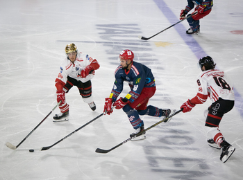 d566c9f45dcb4041b5ebf5746776d035