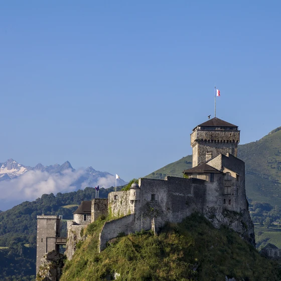 THE CASTLE ‘CHÂTEAU FORT’ AND THE ‘PYRENEAN MUSEUM’