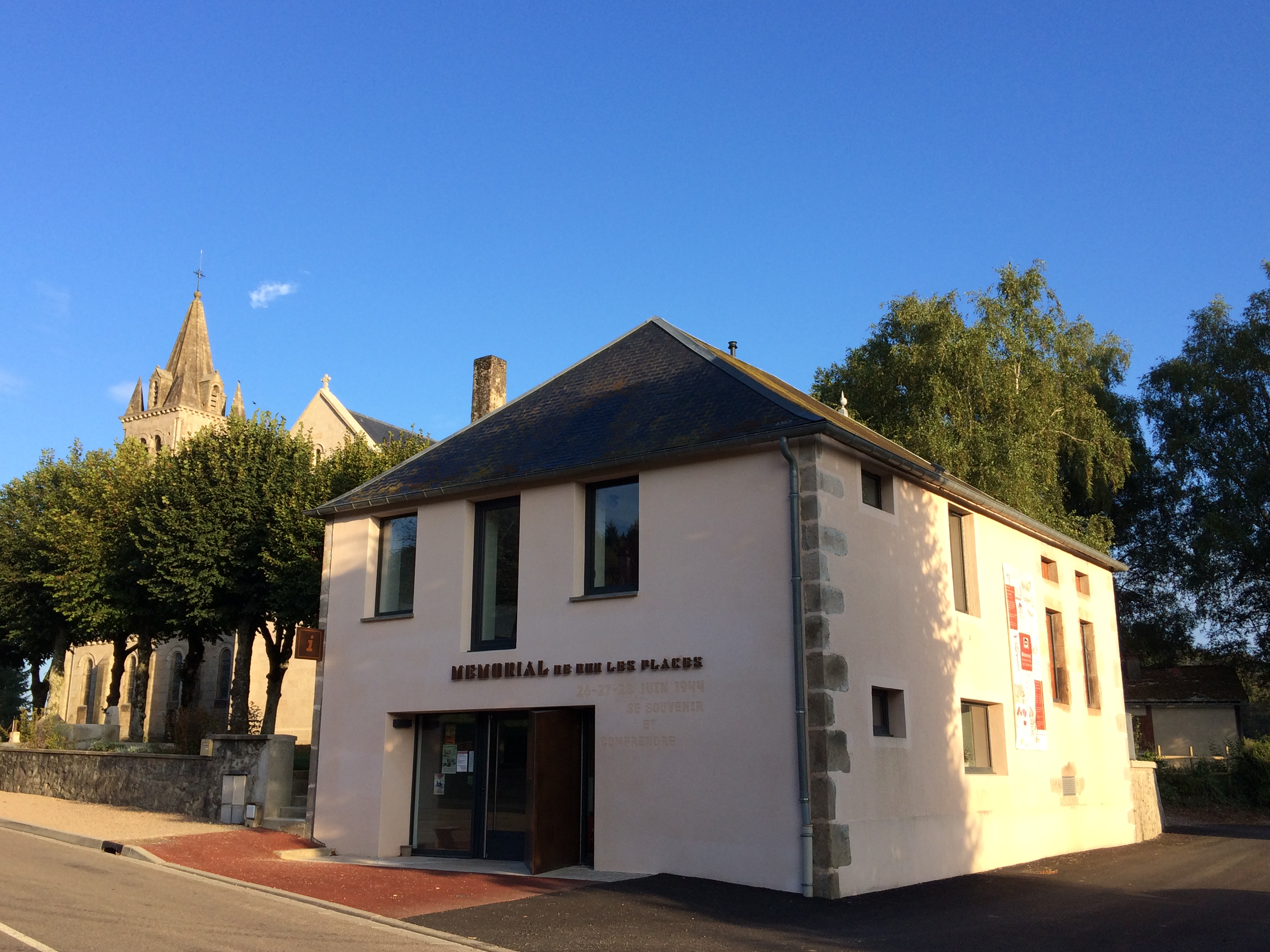 Visit Mémorial de dun-les-Places