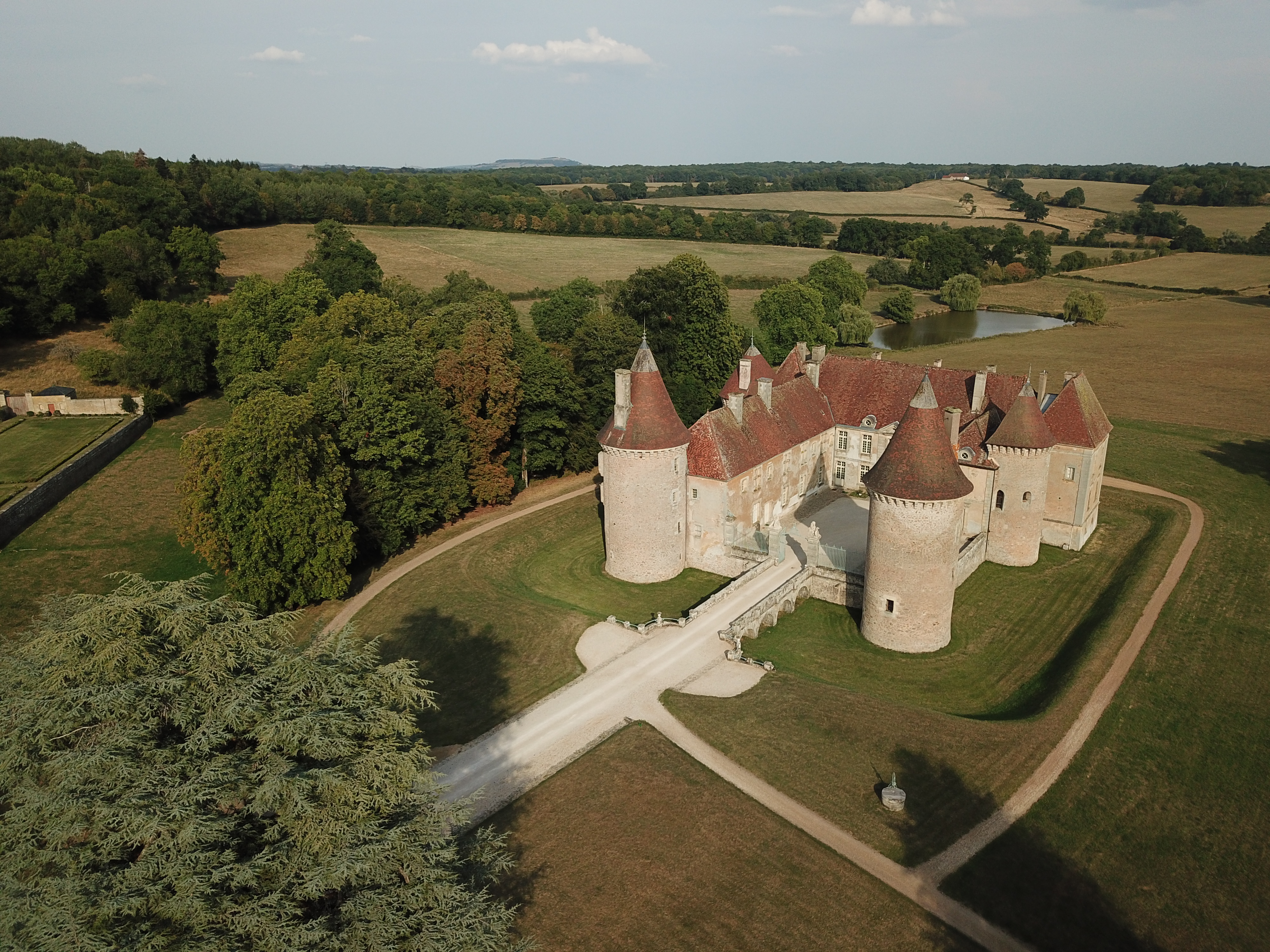 Visit Château d'epiry