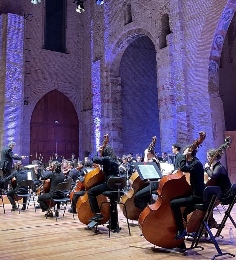 | Concert |