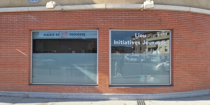 927024ae92274384a7f2b7b7a870f199