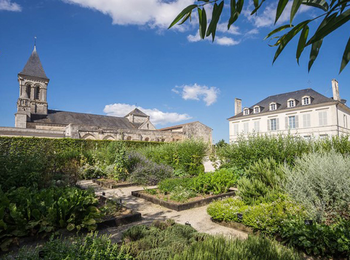 73e3c1e4edcb46898f9d5ba2912b3e0a