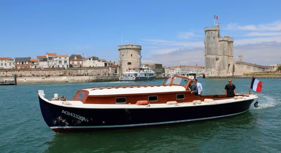 Tour de la baie sur un bateau traditionnel à moteur - Kapalouest