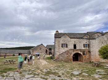 1f5de2f7c724498291462c0584f01e1a