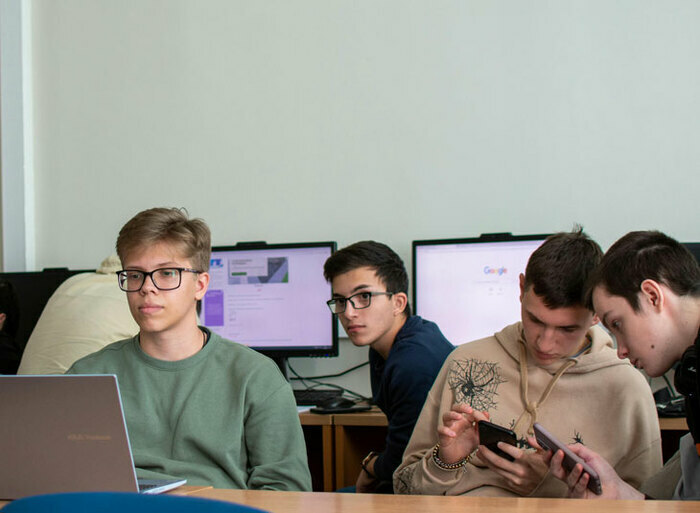 80c58fea558c4649907e0052d527eb23