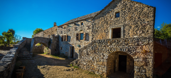 LA FERME CAUSSENARDE D'AUTREFOIS