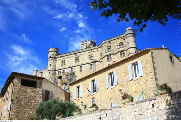 Visit Castle of Barroux