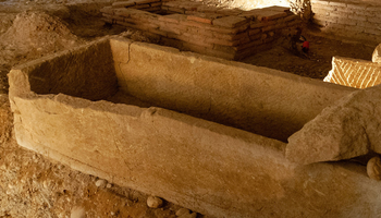 COMPLET| La crypte archéologique de l'ancienne église Saint-Pierre-des-Cuisines |
