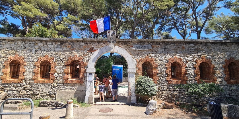 fbe102a3b1024c7b86ab1cbcedeacae3